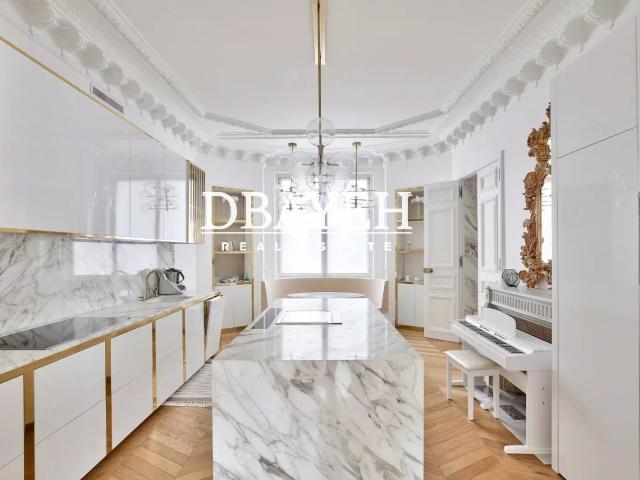 Appartement 6 pièces 197 m²
