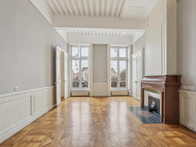 Appartement 6 pièces 198 m²
