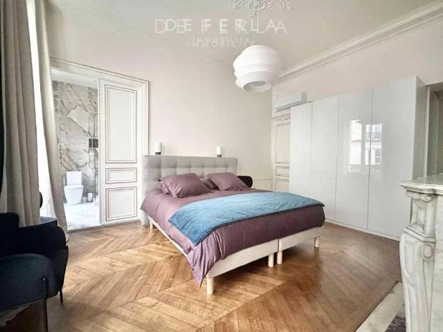 Appartement 6 pièces, 200 m² à louer à Paris 8 75008