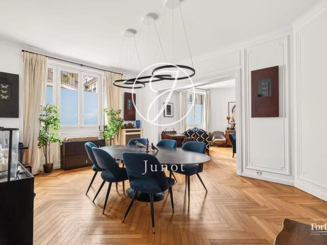 Appartement 6 pièces 203 m²