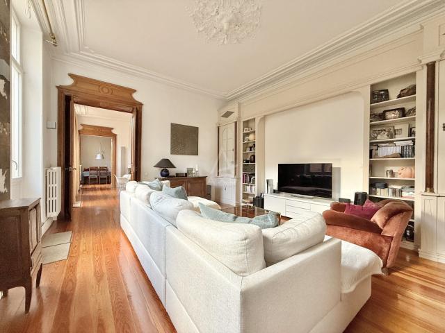 Appartement 6 pièces 205 m²