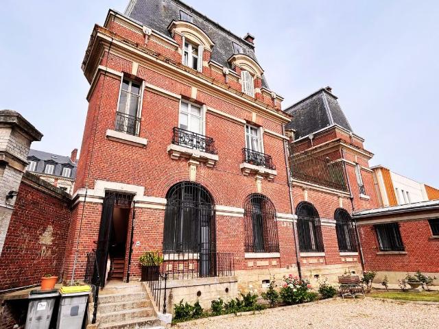 Appartement 6 pièces 207 m²