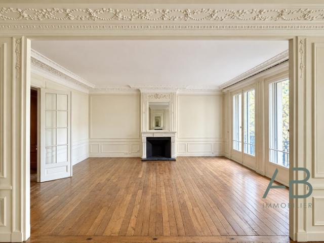 Appartement 6 pièces 209 m²