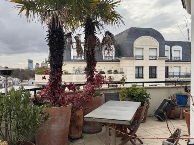 Appartement 6 pièces 214 m²