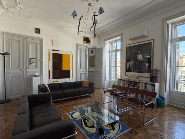 Appartement 6 pièces 215 m²