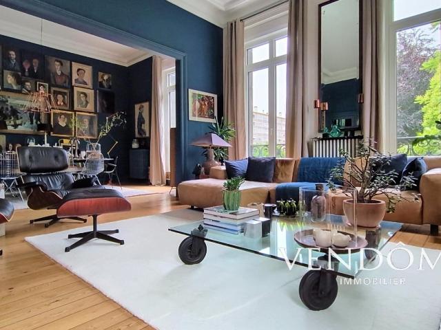 Appartement 6 pièces 215 m²