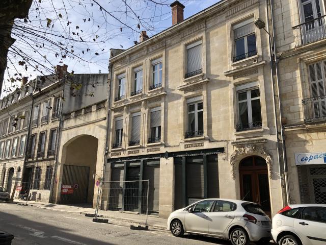 Appartement 6 pièces 222 m²