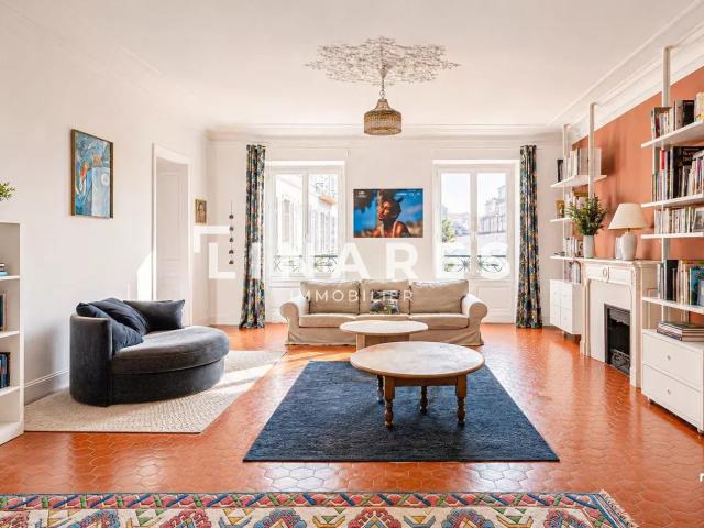 Appartement 6 pièces 222 m²