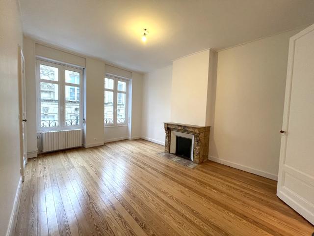 Appartement 6 pièces 222 m²