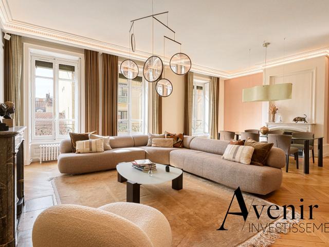 Appartement 6 pièces 223 m²