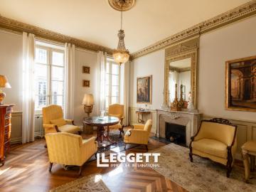 Appartement 6 pièces 221 m²