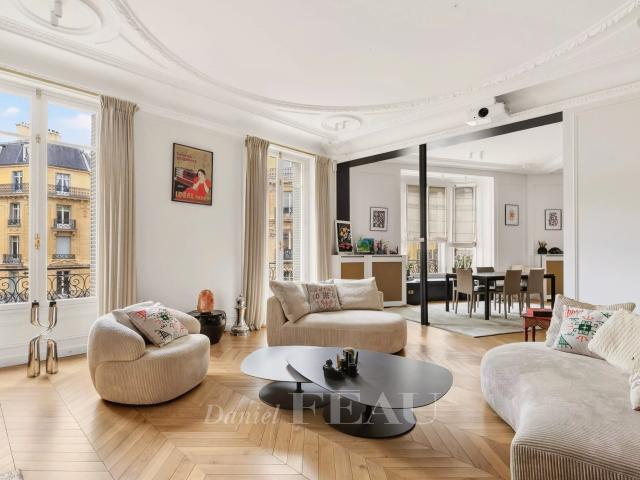 Appartement 6 pièces 228 m²
