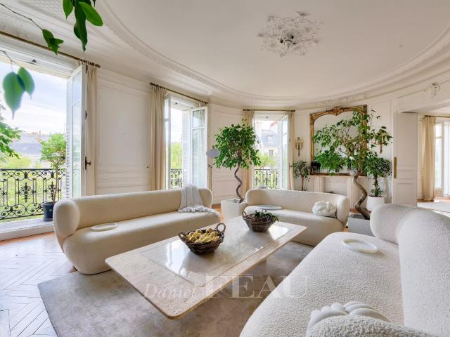 Appartement 6 pièces 239 m²
