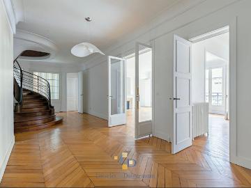Appartement 6 pièces 244 m²