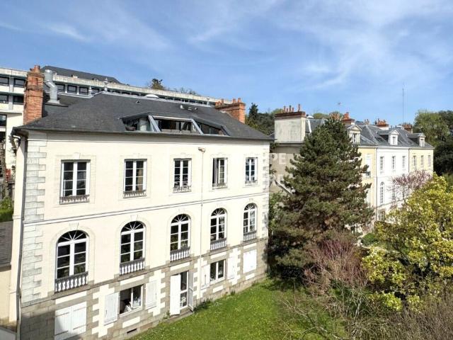 Appartement 6 pièces 245 m²