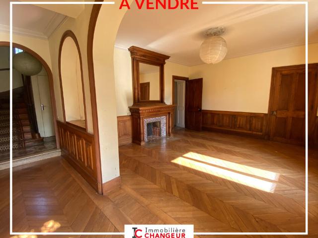 Appartement 6 pièces 245 m²