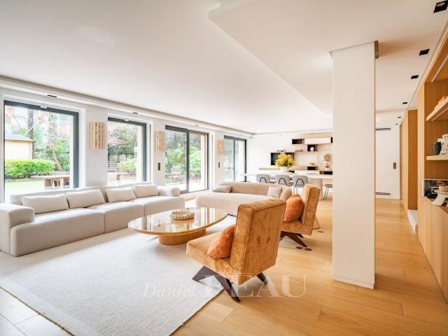 Appartement 6 pièces 253 m²