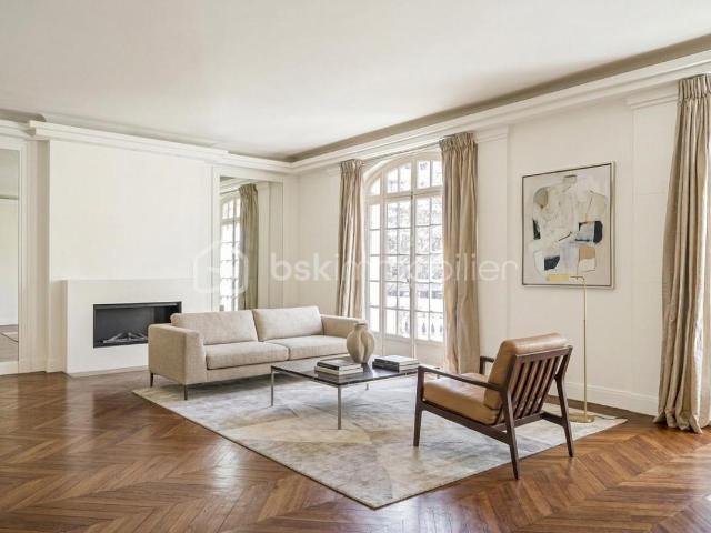 Appartement 6 pièces 254 m²
