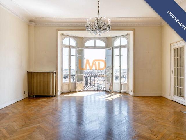 Appartement 6 pièces 264 m²
