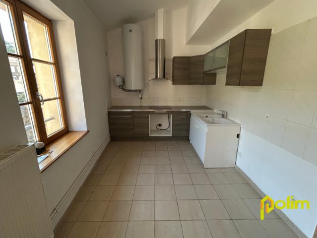 Appartement 6 pièces à Bayonville sur Mad