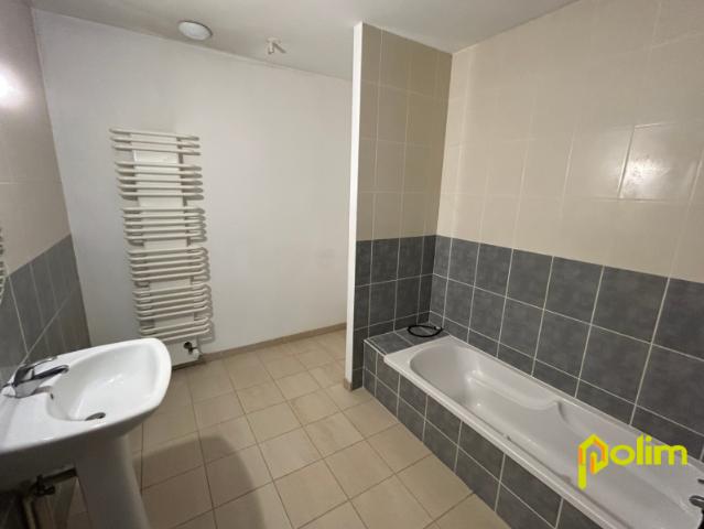 Appartement 6 pièces à Bayonville sur Mad