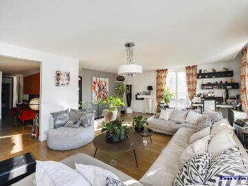 Appartement 6 pièces avec vue sur square