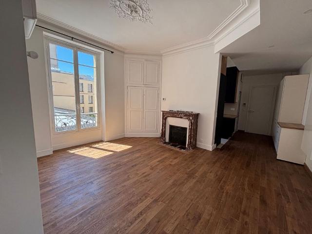 Appartement 6 pièces rénové 132 m2 avec cave et chambre de service
