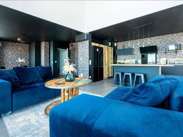 Appartement 6ème étage 109,46 m2 5 pièces Meublé