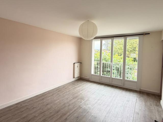 Appartement 73 m2, 3 chambres, balcon et cave