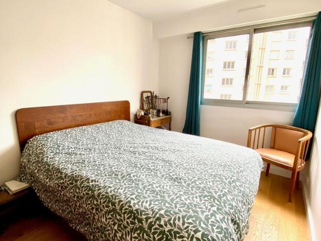 Appartement 77.12 m² 4 Pièces Paris 75012