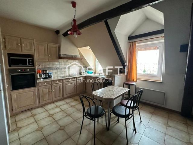 Appartement 74 M² en centre ville, 3 pièces, 1 chambre, un bureau et un grenier aménagé