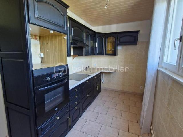 Appartement 78,80 m² Loi Carrez – 3 chambres – Stationnement – Cave