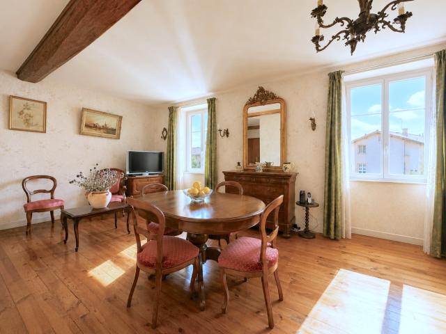 Appartement 78m2 avec grenier aménageable + caves et jardin privatif centre ville