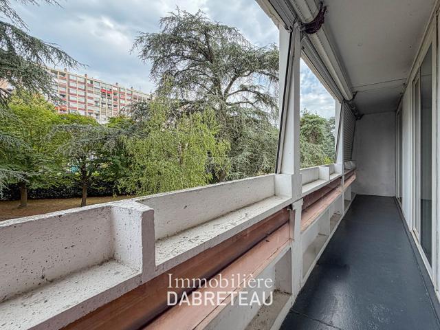 Appartement 7 pièces, 100 m² à louer à Bron 69500