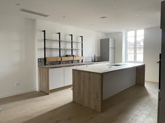 Appartement 7 pièces, 112 m² à louer à Lyon 3 69003
