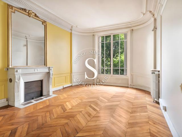 Appartement 7 pièces 160 m²