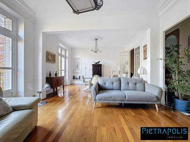 Appartement 7 pièces 165 m²