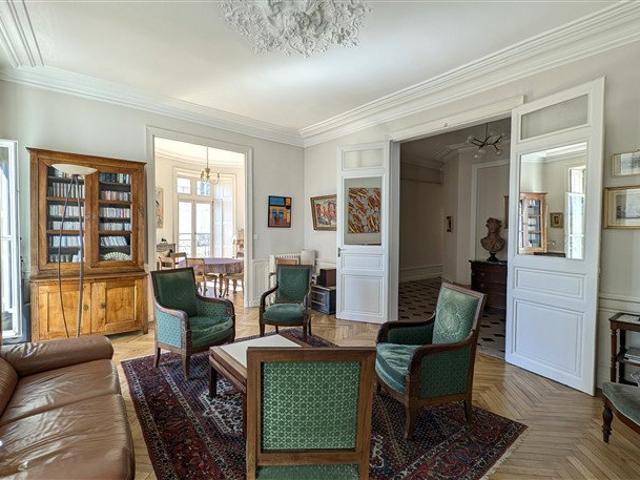 Appartement 7 pièces 176 m²
