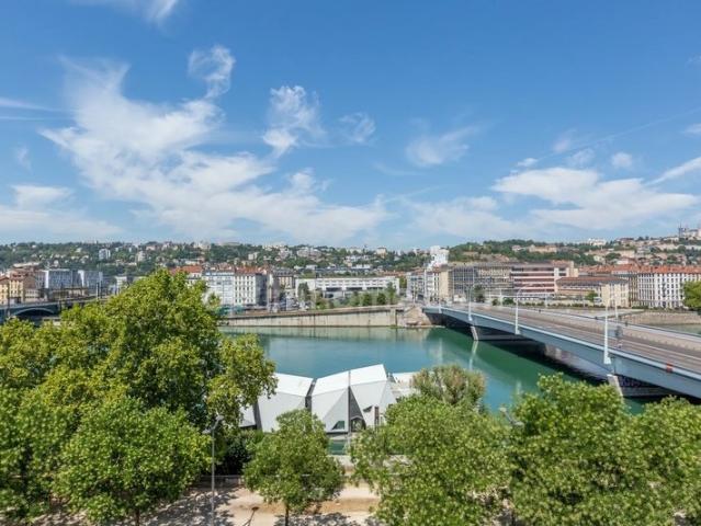 Appartement 7 pièces 180 m²