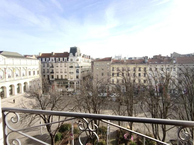 Appartement 7 pièces 200 m²