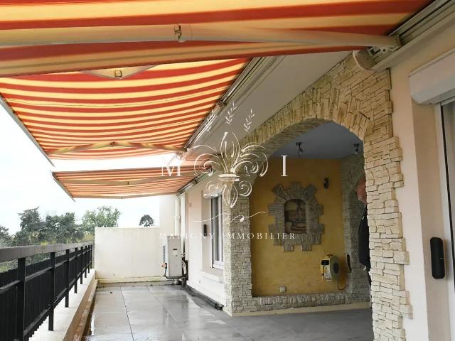 Appartement 7 pièces 200 m²