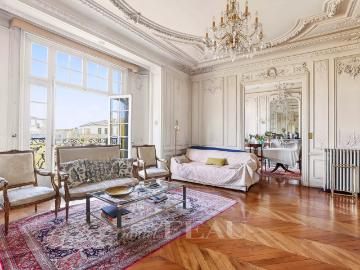 Appartement 7 pièces 205 m²