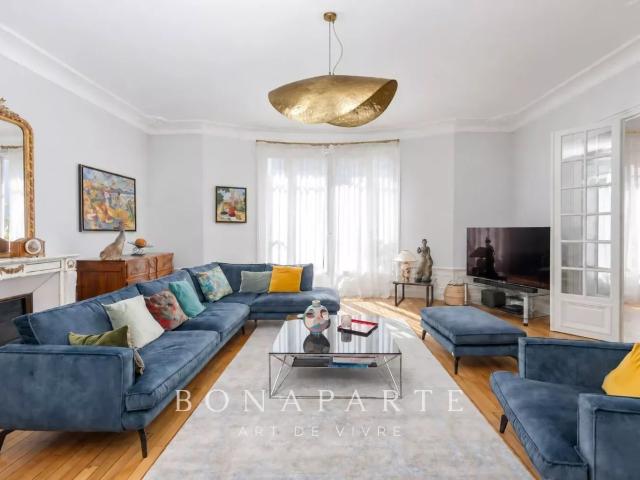 Appartement 7 pièces 205 m²
