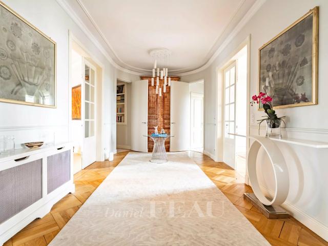 Appartement 7 pièces 212 m²