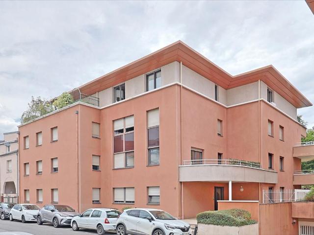 Appartement 7 pièces 212 m²