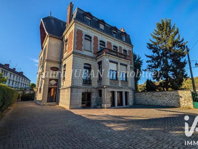 Appartement 7 pièces 213 m²