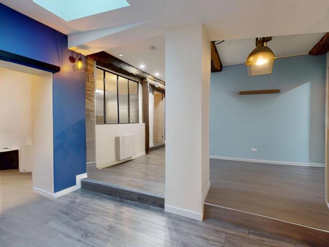 Appartement 7 pièces 216 m²
