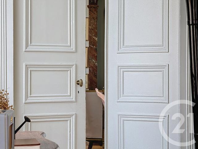 Appartement 7 pièces 217 m²