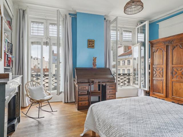 Appartement 7 pièces 219 m²