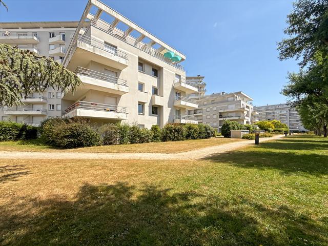 Appartement 7 pièces 230 m²